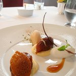 レストラン タテル ヨシノ 銀座 - アプリコットのタタンにラベンダーの香りを添えて