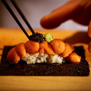伝統と革新が共存する罪悪感のない鮨・料理を追求する大将