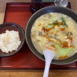 ８番らーめん - 酸辣湯麺、〆のご飯（75g）