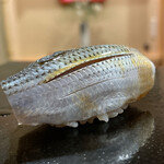 日本橋蛎殻町 すぎた - 小肌。攻めの酸味、痺れた