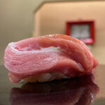 日本橋蛎殻町 すぎた - 大トロ。脂にもっと溺れたい