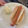 Ellis Café - 料理写真:Large Hotdog（4.5ドル）。