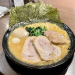 太田商店 - 満腹セット … ￥1000円（醤油ラーメン＋唐揚げ）