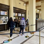 Ellis Café - 注文／受け取りカウンター。