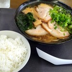 太陽食堂 - チャーシュー麺(ライス付き)¥1100