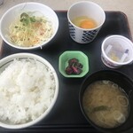 小田原パーキングエリア（下り） フードコート - 納豆と生卵の朝定食（460円）