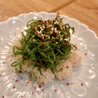 炭火焼肉ホルモン うしごろ 中目黒店 - ウルテ刺し九条ネギ添え
