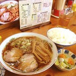Maeyama - 中華蕎麦、ライス@730