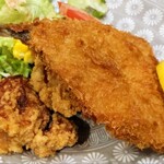 かおり屋 - 大アジフライと鶏唐揚げ定食のメイン