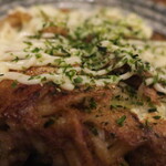 Okonomiyaki Teppanyaki Sharaku - 魚粉・マヨネーズ・青海苔