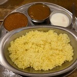 ターリー屋 - 2色カレー定食（キーマ・きのこミックス）　935円