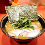 Yokohamaiekeisouhonzanyoshimurakechokkeitenramenuchidaya - ●ラーメン 800円