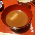 肉屋 田中 - 赤出汁