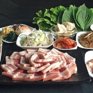 Kizuna's specialty ``Samgyeopsal''. All you can eat for 120 minutes for 2,600 yen!