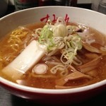 すみれ - 塩ラーメン！　　すみれが作る塩ラーメンというと、こんな感じかな。たしかにすみれらしさを感じる。でもなあ・・・　