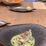 Reglisse - 真鯛の鱗焼き。サクサクの鱗が心地よい。タイカレーソースとリゾットでいただく。かなり好み。