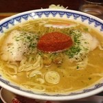 龍上海 - 赤湯からみそラーメン！    やはりこのからみそがポンイツ、もとい、ポイントなのである！  ほどよい辛さが心地良い！  