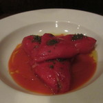 コム・ア・ラ・メゾン - バスク風白身魚のすり身の赤ピーマン詰め、トマトソース