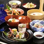 We deliver a deep kaiseki taste using homemade traditional Kyoto ingredients and local ingredients such as Kyoto vegetables.