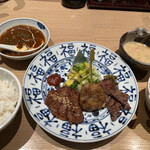 肉匠の牛たん たん之助 - 