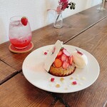 ケーキ＆ベイク ハチカフェ - 