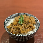 酒肴場 屯 - ねぶた漬け丼¥400 数の子と大根の食感が楽しい青森の郷土料理