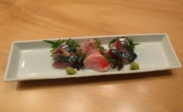 日本ばしさく間>