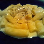 オステリアルーナマーレ - ゴルゴンゾーラソースのリガトーニ
