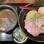 Jinshouken - 味玉つけ麺の普通盛り。