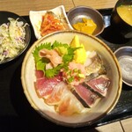 Taishuusakaba Ikeruya - 海鮮丼