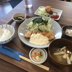 三日月コロッケ - チキン南蛮定食＋カニクリームコロッケ