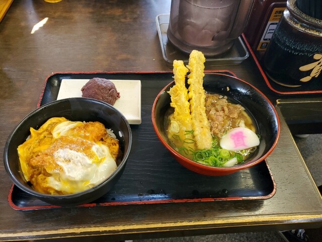 資さんうどん 町上津役店 - 西山/うどん | 食べログ