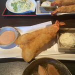 和久 - 太いエビフライ2本、ソースはタルタルとオーロラ