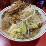 ラーメン二郎 - ラーメン小750円、野菜マシマシ、にんにくまし、脂マシマシ