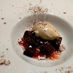 ル・ヴァンキャトル - デセール（ガトー・ショコラ、フレーズ、カカオ、アール・グレイのアイス）