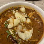 カリーライス専門店エチオピア - ジャガイモ投入