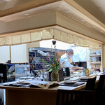 馳走 かねこ - カウンター席 大将の話が楽しい