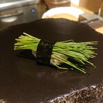 鮨と一品　いちかわ - 芽ねぎ