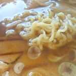 花鳥風月 - 細縮れ麺。