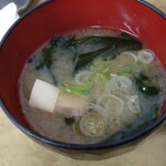 信濃路 - みそ汁付きなんですね