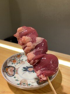 hakatamizutakitojidorikushiemma - 地鶏ハツ串