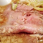 中華そば ムタヒロ  1号店 - 「ワハハ煮干肉そば」の肉アップ。