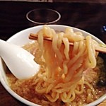 中華そば ムタヒロ  - 太縮れ麺。