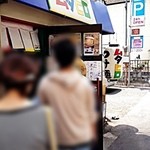 中華そば ムタヒロ  - 並ぶとこんな感じです。