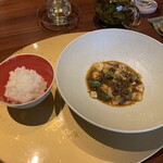 TOKYO CHINOIS 神子 - 黒毛和牛麻婆豆腐と京都丹後産コシヒカリ