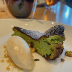 SAINTE - 激ウマな、ピスタチオバスクチーズケーキ。