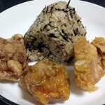 からあげ華鳥 - ボリューム感満載の一皿に（笑）