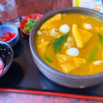 勢川  - 豊橋カレーうどん
      軽くとろみがついたカレーは、完全に「和」です。