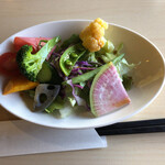 タビユキカフェ - シャキシャキ考え満載のサラダ