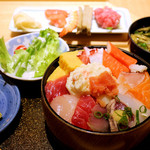 Sushi Sada - 『ちらし中盛り』二段目